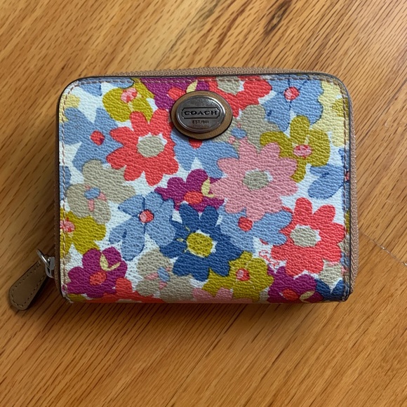 floral Coach wallet - Picture 1 of 4